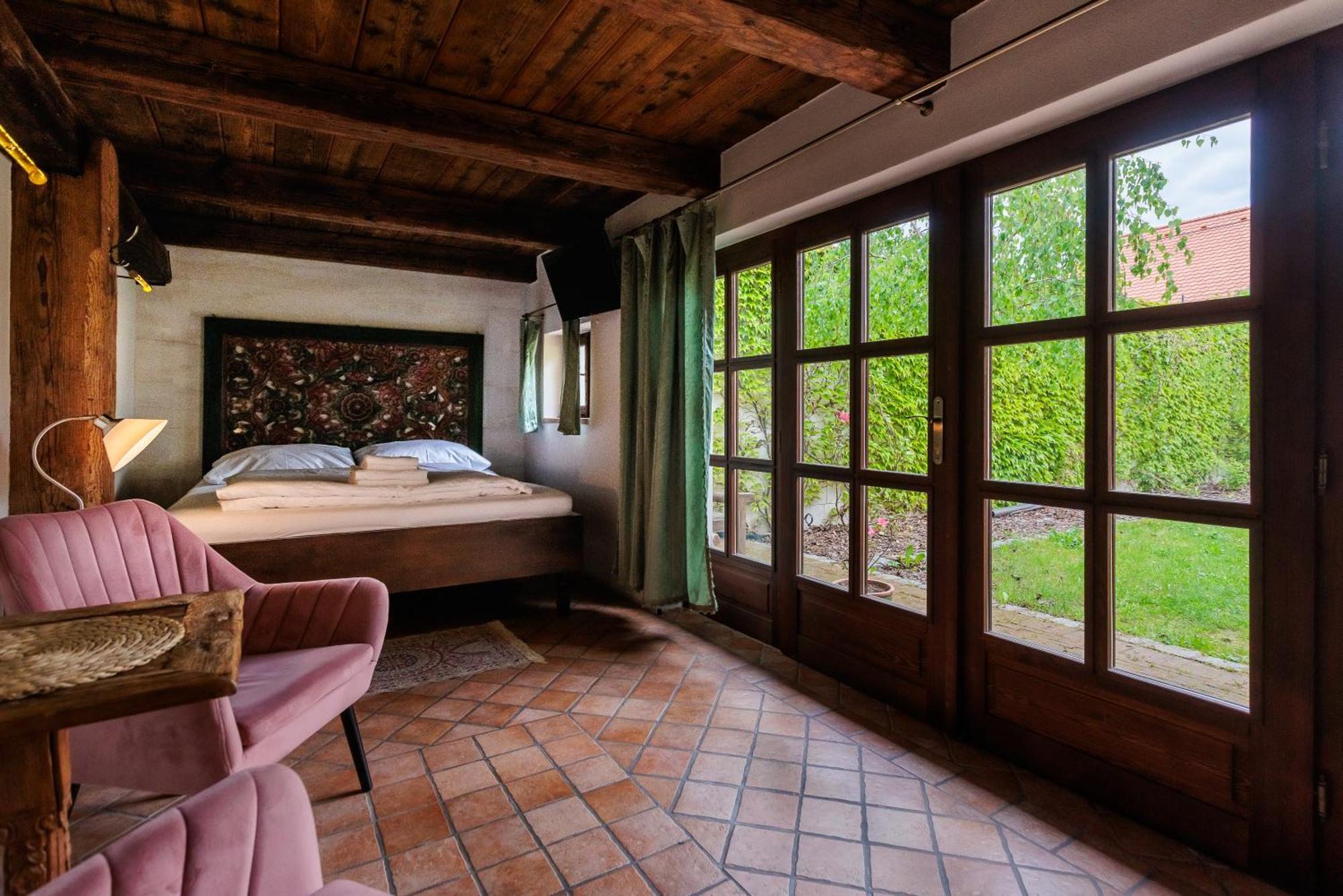 Hotel Barokni Spejchar Tlučná Exterior foto