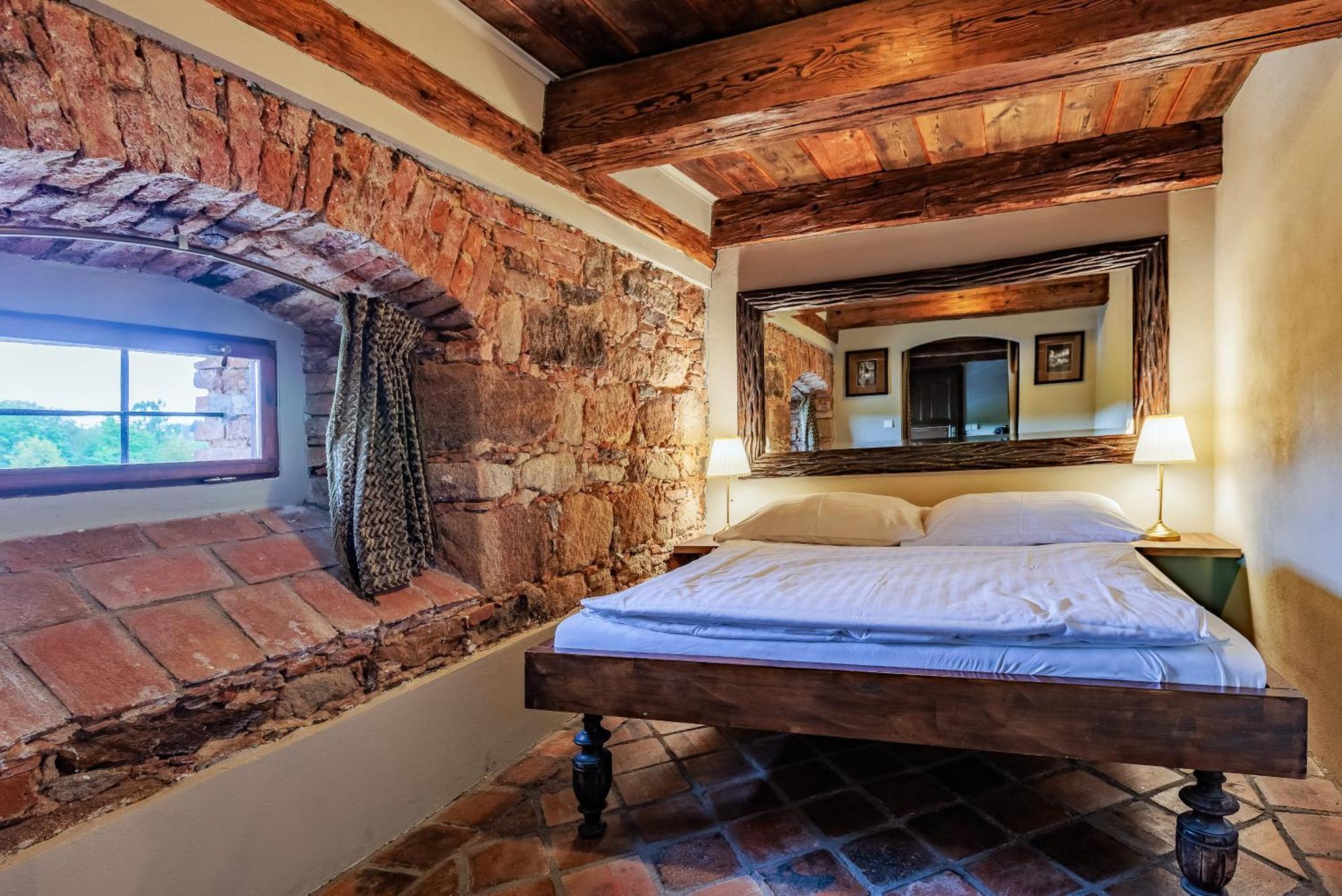 Hotel Barokni Spejchar Tlučná Exterior foto