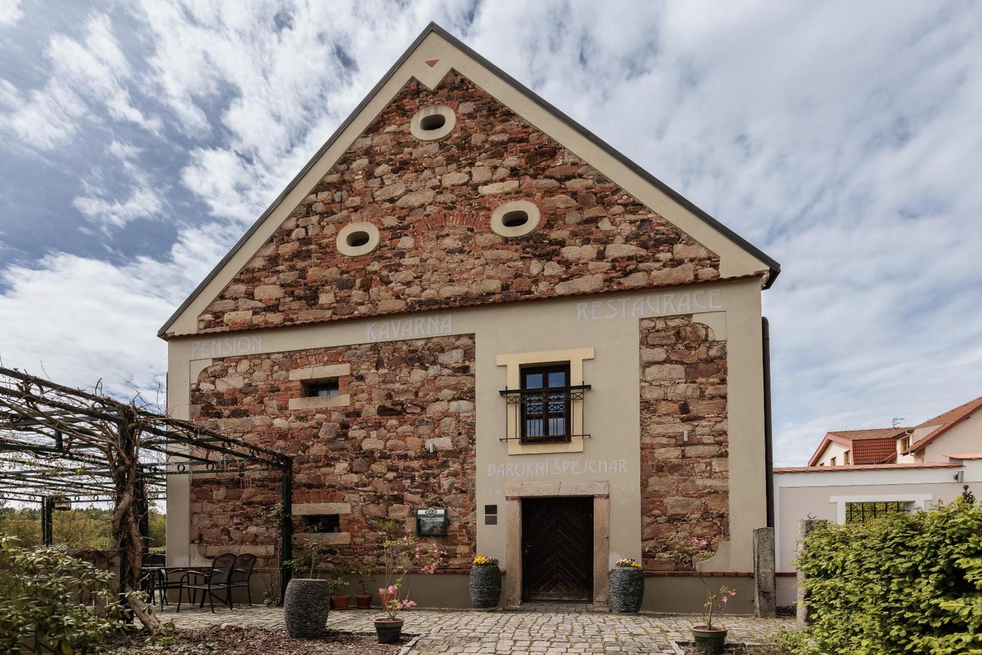 Hotel Barokni Spejchar Tlučná Exterior foto