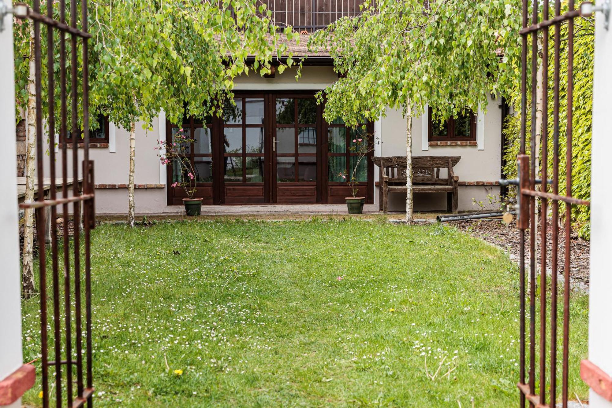 Hotel Barokni Spejchar Tlučná Exterior foto